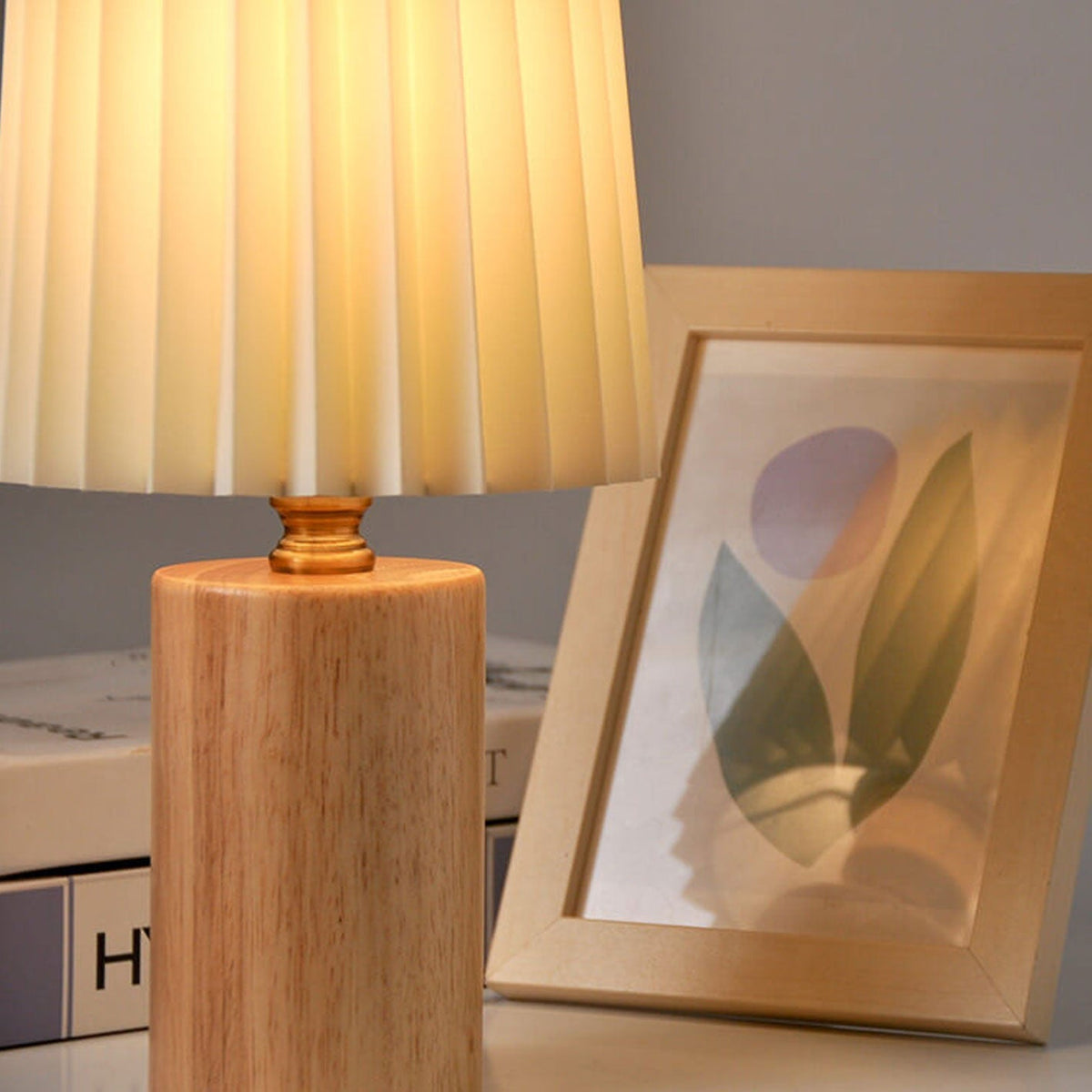 Avtoit | Vintage Korean Pleated Column Solid Wood Base 1-Light Table Lamp