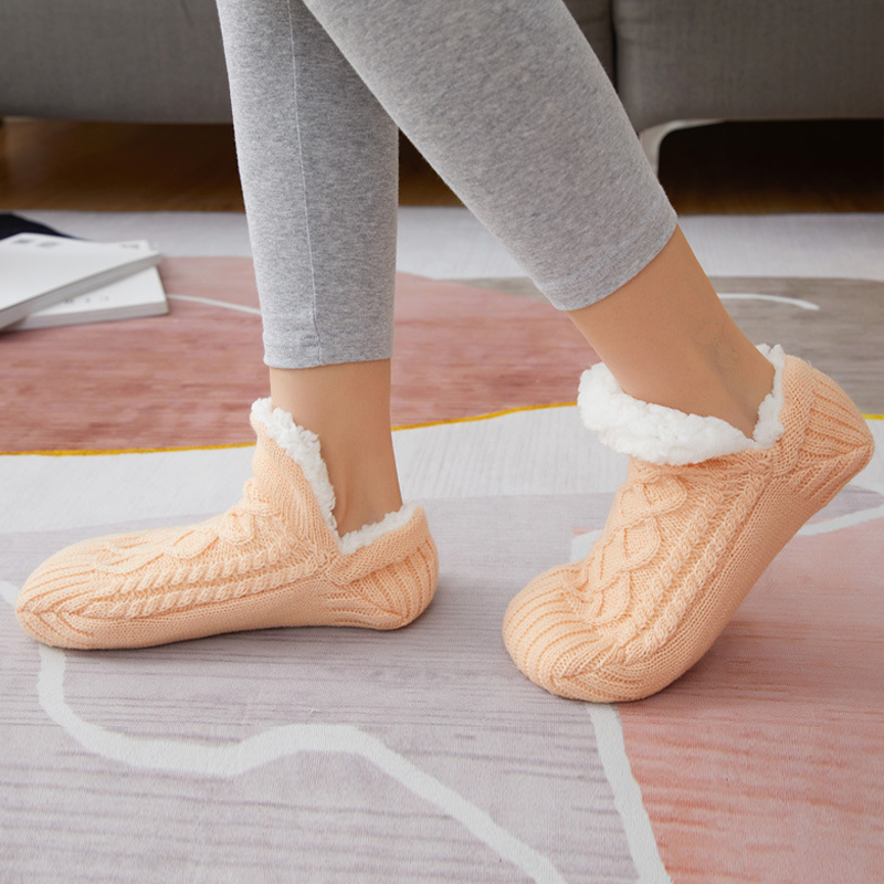 Avtoit | V neck Cozy Socks Slippers