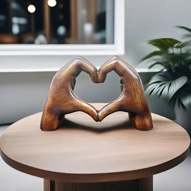 Avtoit | Heart Statue