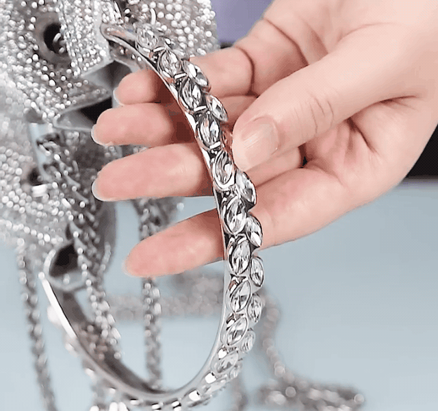 Avtoit | Diamond Drawstring Bucket Bag