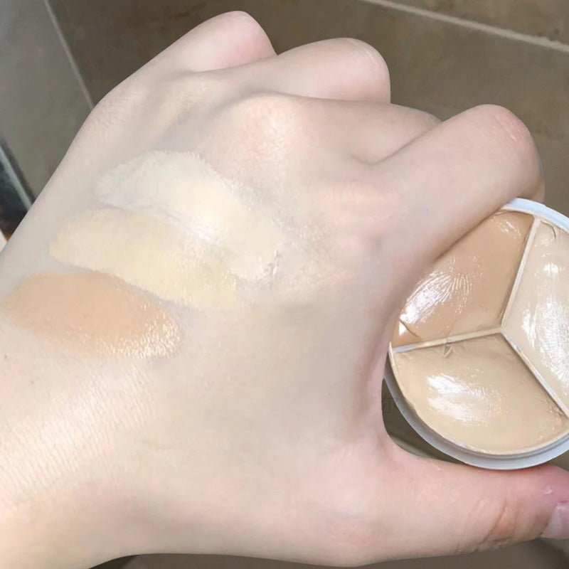 Avtoit | Tri-Color Concealer Palette for Acne Spots and Dark Circles