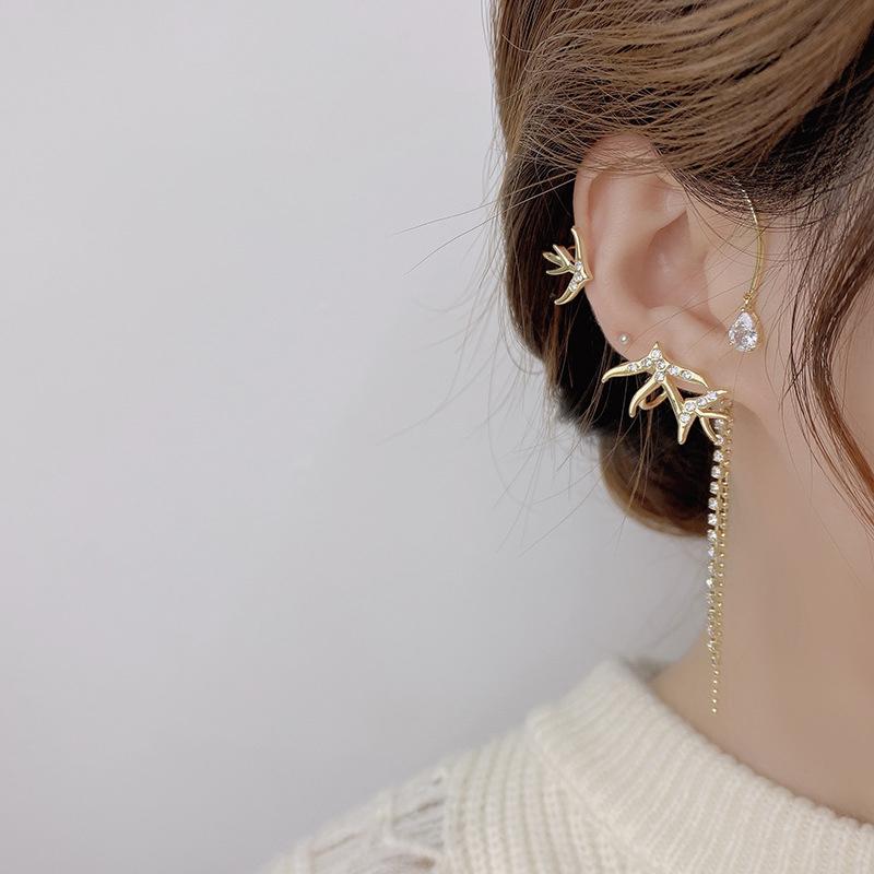 Avtoit | Rhinestone Swallow Earrings