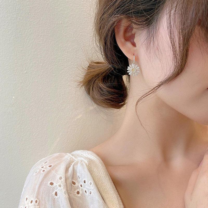 Avtoit | Vintage Flower Pendant Earrings