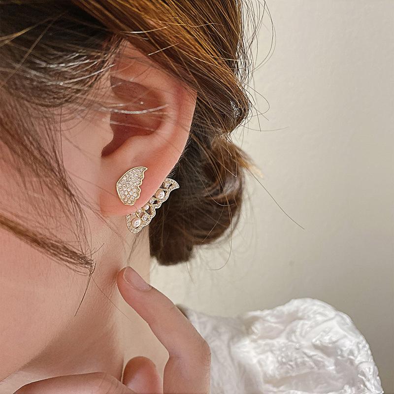 Avtoit | Butterfly earrings with pearls and diamonds
