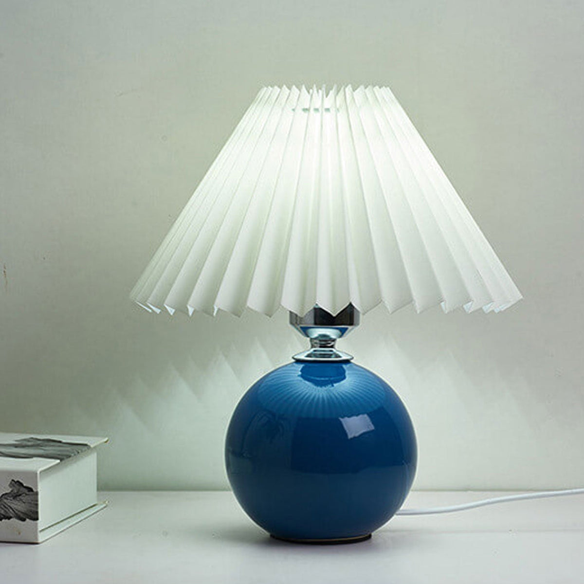 Avtoit | Nordic minimalist 1-light table lamp made of ceramic with pleats