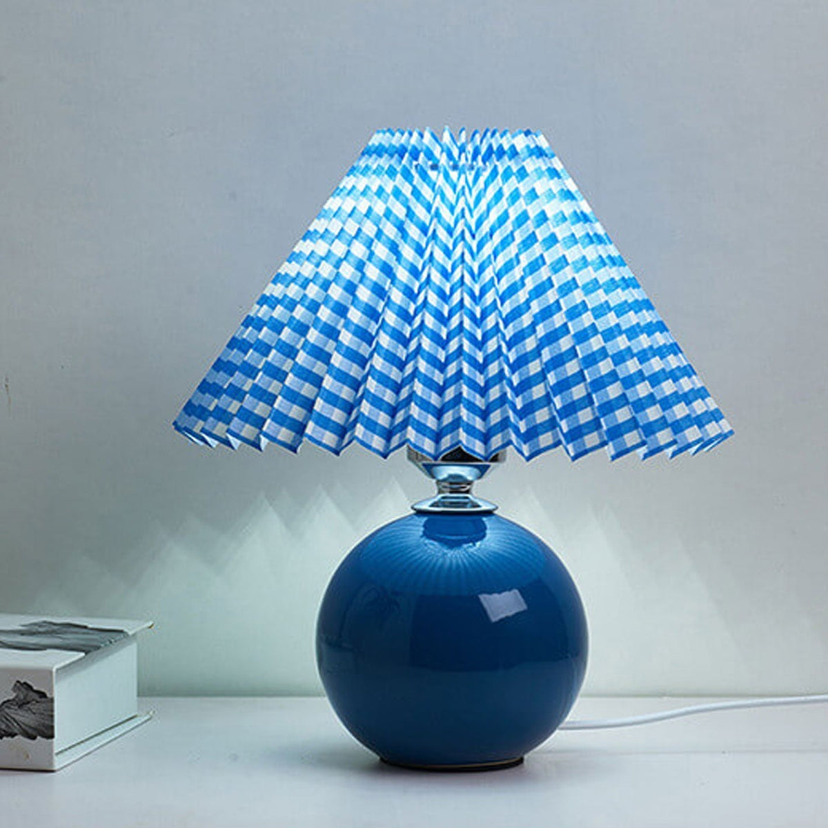 Avtoit | Nordic minimalist 1-light table lamp made of ceramic with pleats