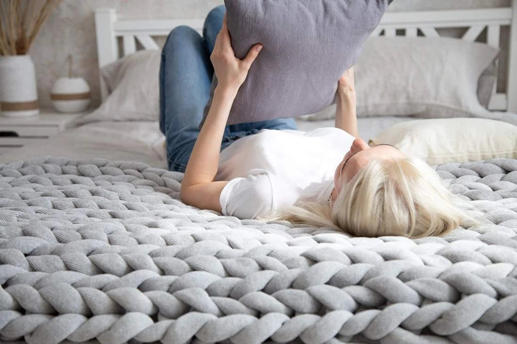 Avtoit | Chunky Knit Blanket