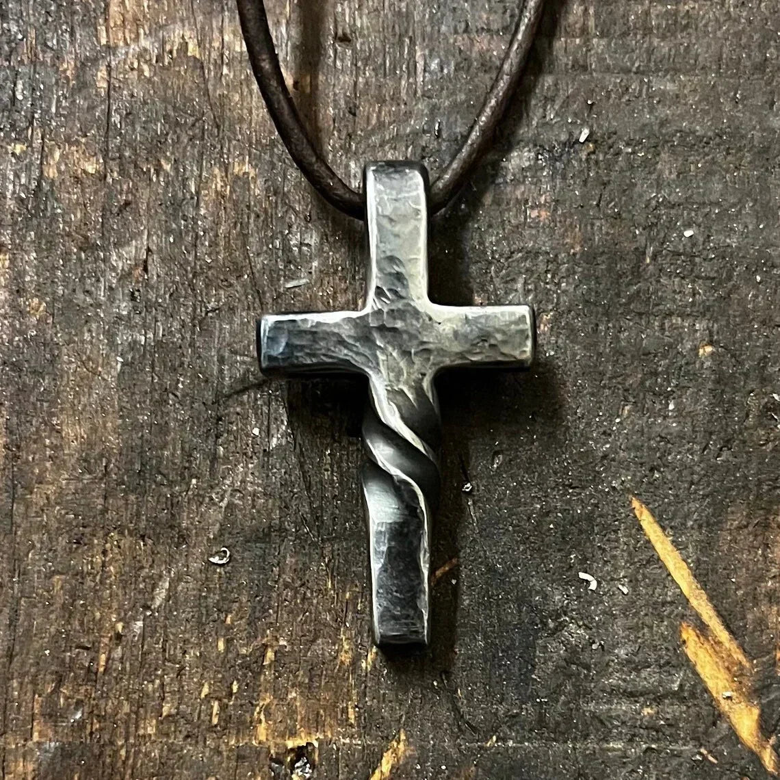 Avtoit | Handcrafted - Cross Necklace