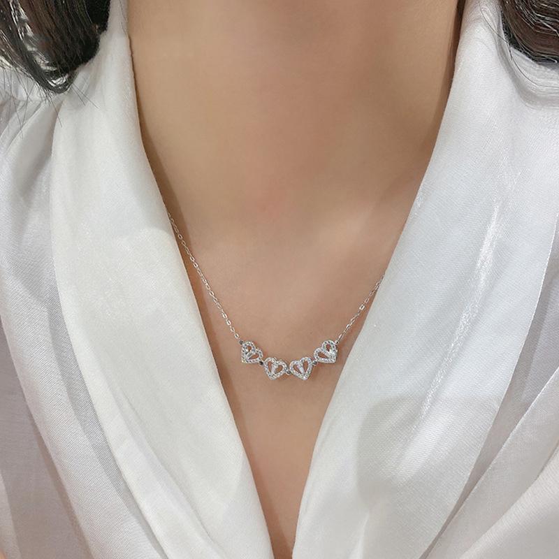 Avtoit | Hollow Four Leaf Clover Necklace