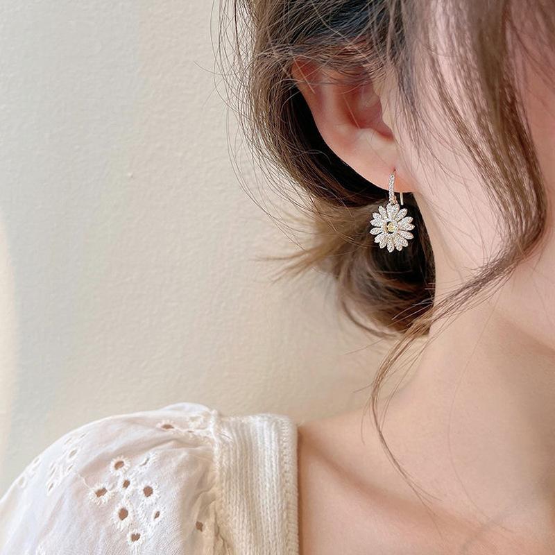 Avtoit | Vintage Flower Pendant Earrings