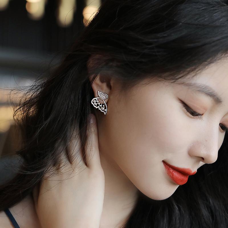 Avtoit | Butterfly earrings with pearls and diamonds