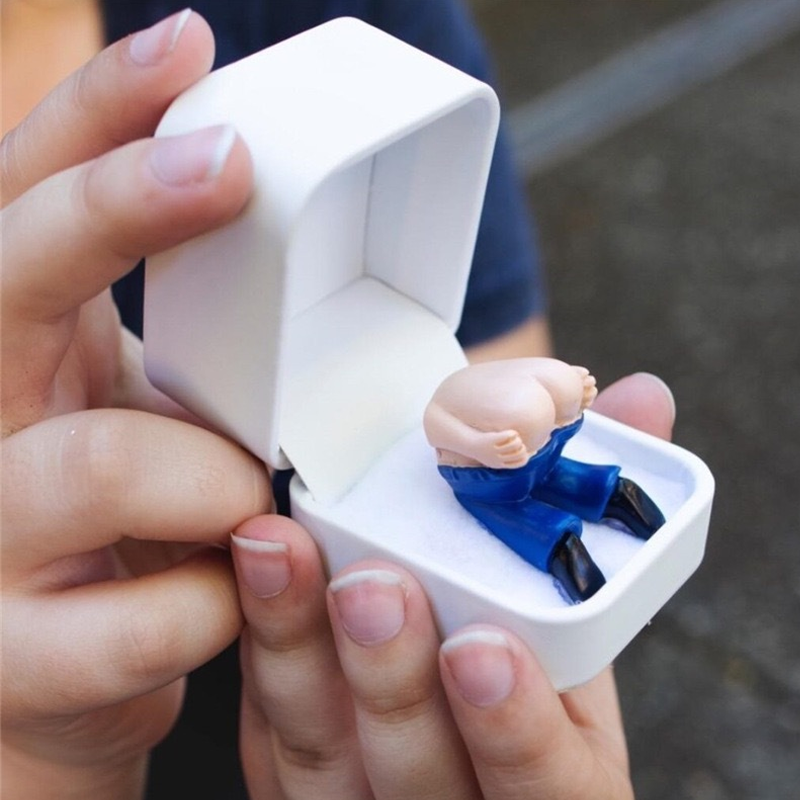 Avtoit | Farting Butt Engagement Ring Box