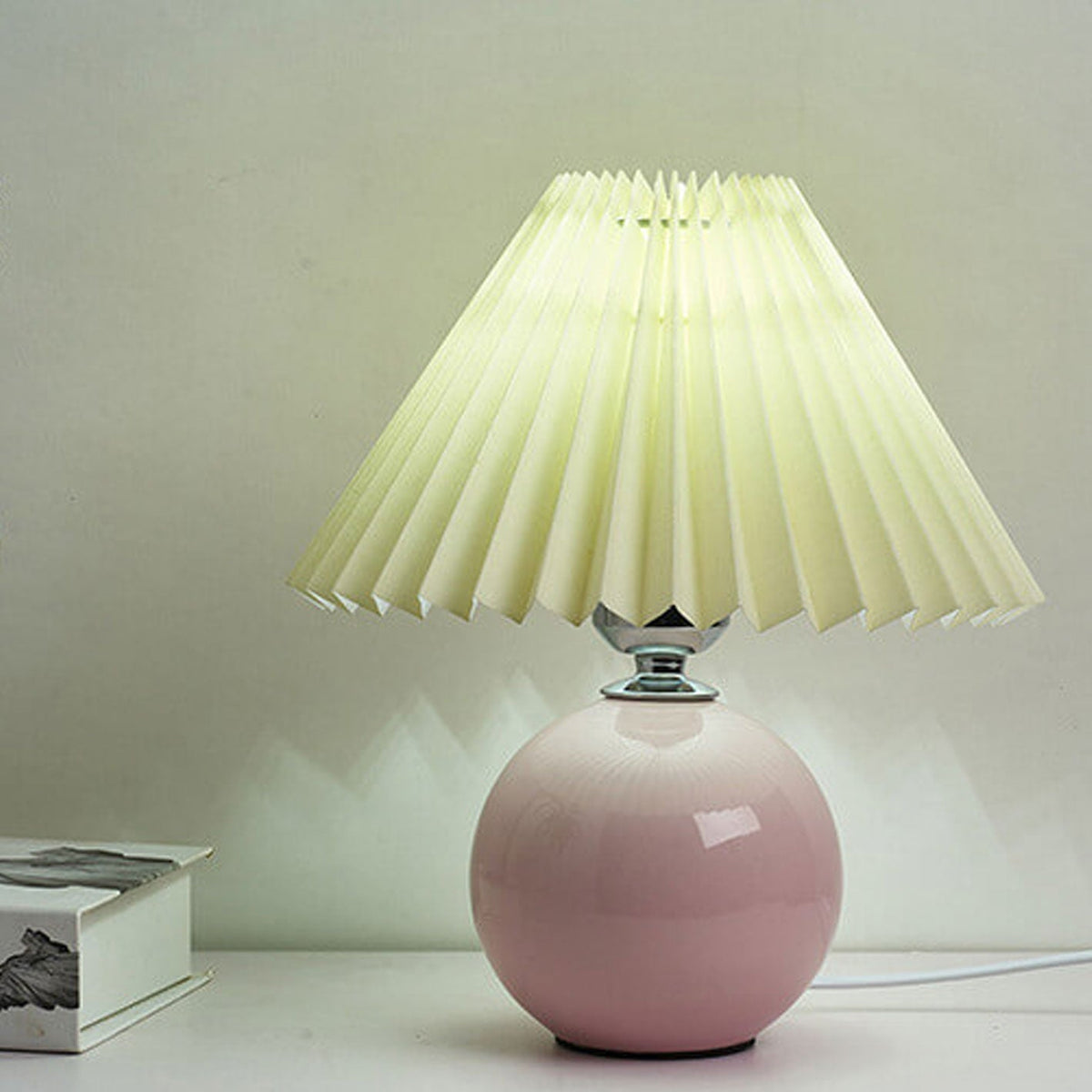 Avtoit | Nordic minimalist 1-light table lamp made of ceramic with pleats