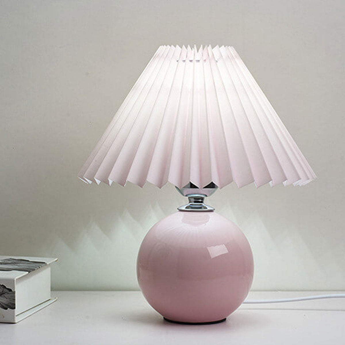 Avtoit | Nordic minimalist 1-light table lamp made of ceramic with pleats