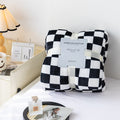 Avtoit | Stylish blanket in checkered pattern for your home