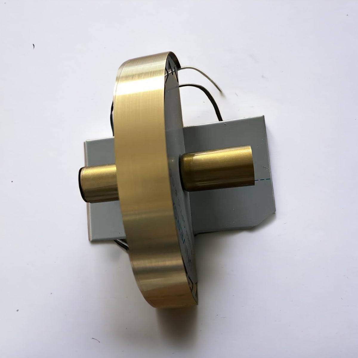 Avtoit | GoldenGleam – Elegant Gold Wall Light with Warm Glow