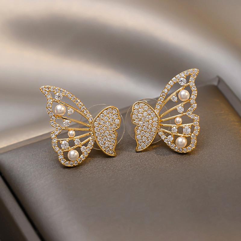 Avtoit | Butterfly earrings with pearls and diamonds