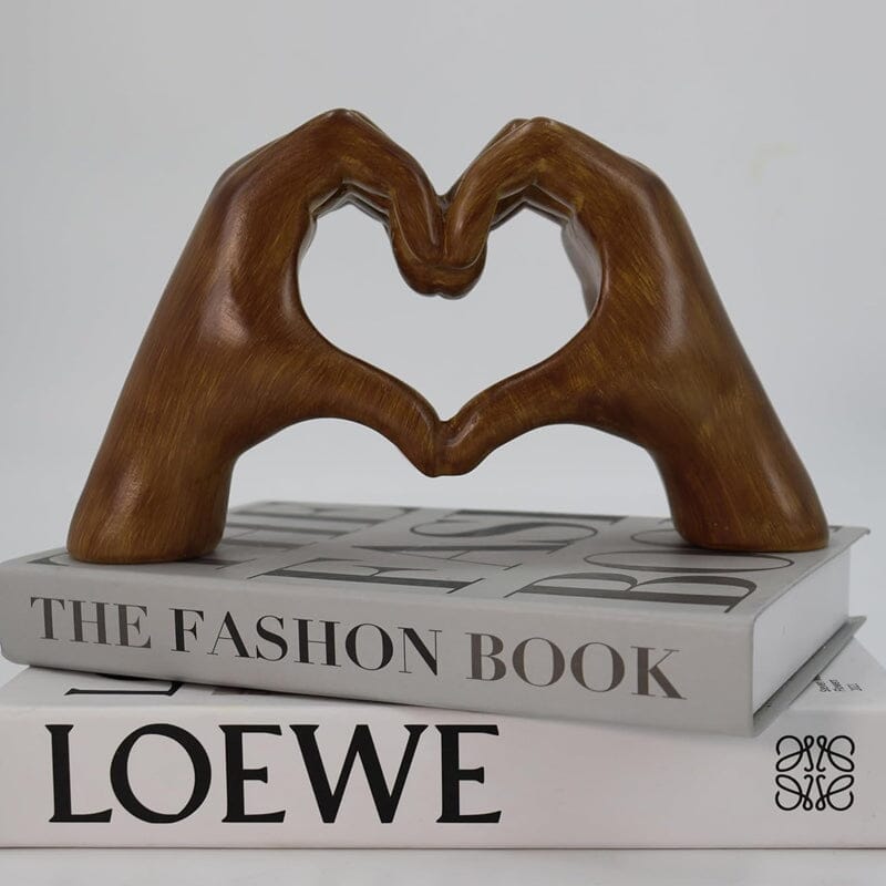 Avtoit | Heart Statue
