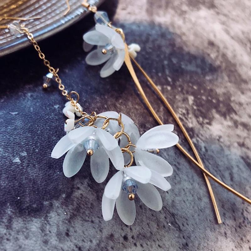 Avtoit | Asymmetrical Flower Earrings