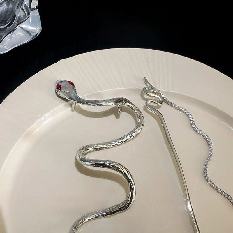 Avtoit | Silver Spiral Snake Tassel Hairpin