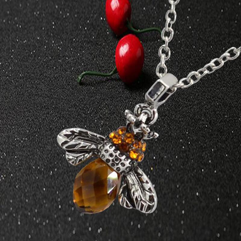 Avtoit | "Dancing Bee" Necklace