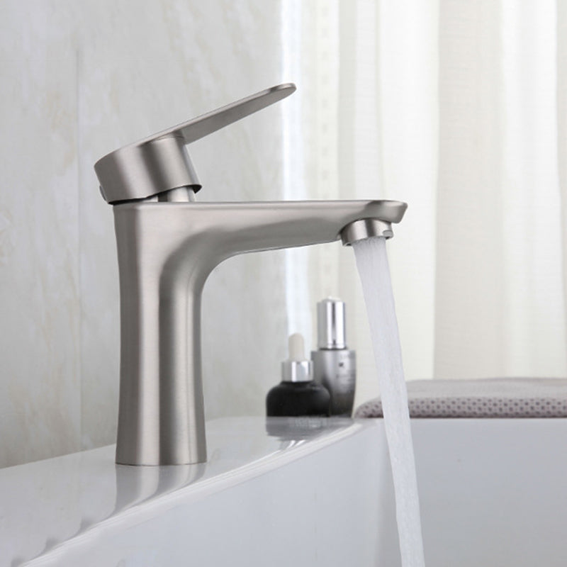 Avtoit | Round Single-Handle Bathroom Faucet Single Hole Sink Faucet in Chrome