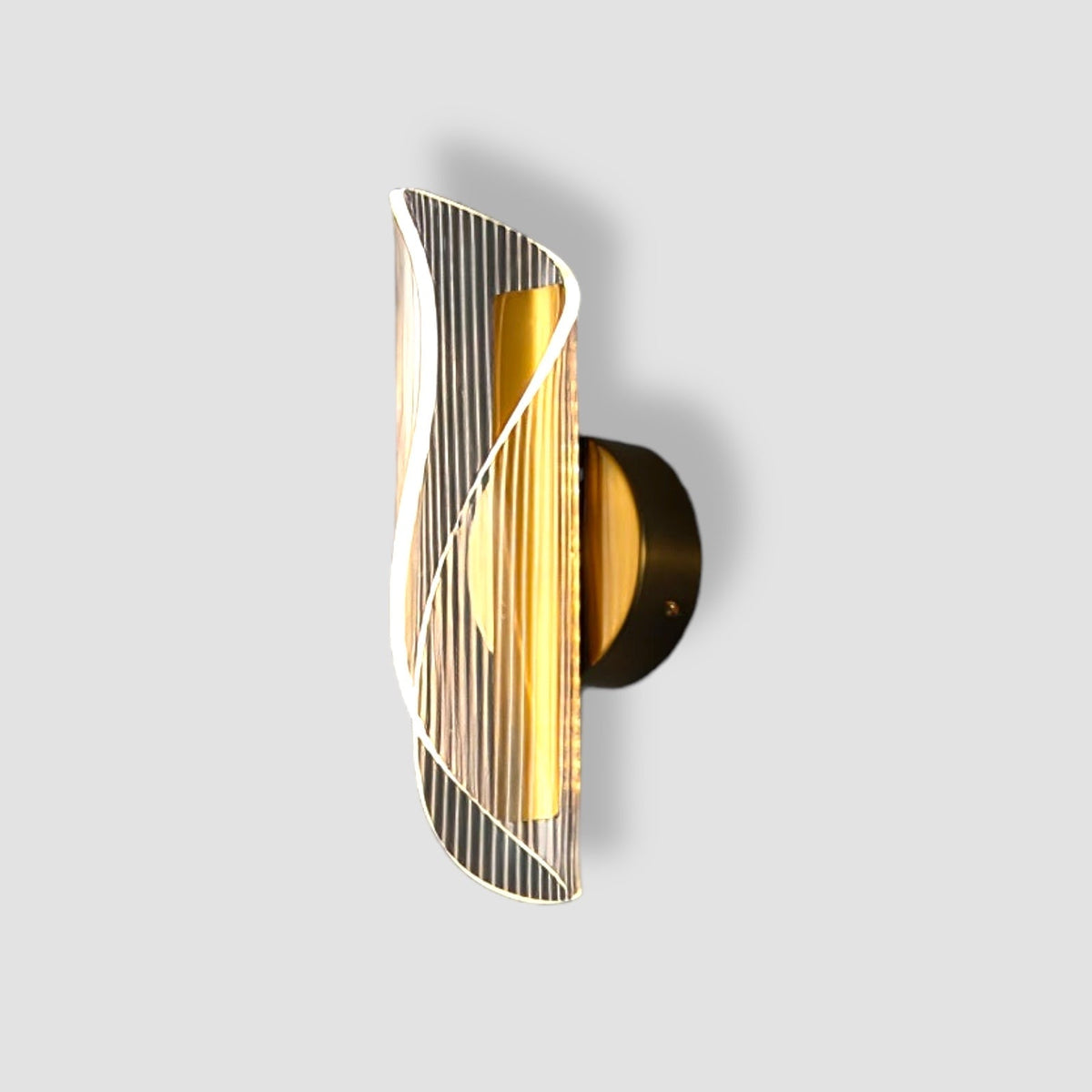Avtoit | CrystalAura – Sparkling Crystal Wall Light for Glamorous Touch