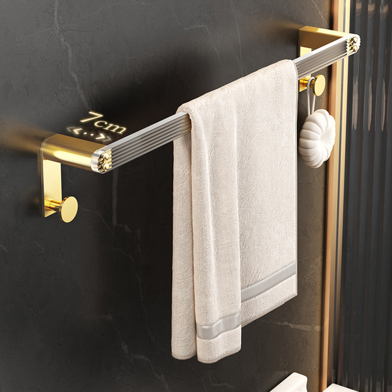 Avtoit | Bathroom Accessories Set in Gold Metal and Acrylic Bathroom Accessories Set