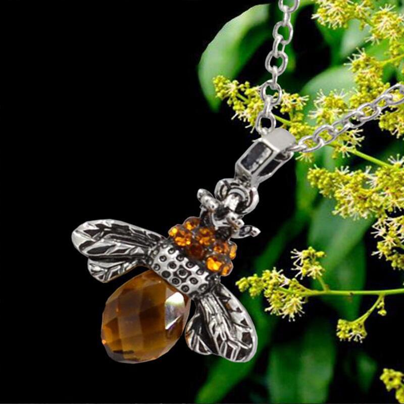 Avtoit | "Dancing Bee" Necklace