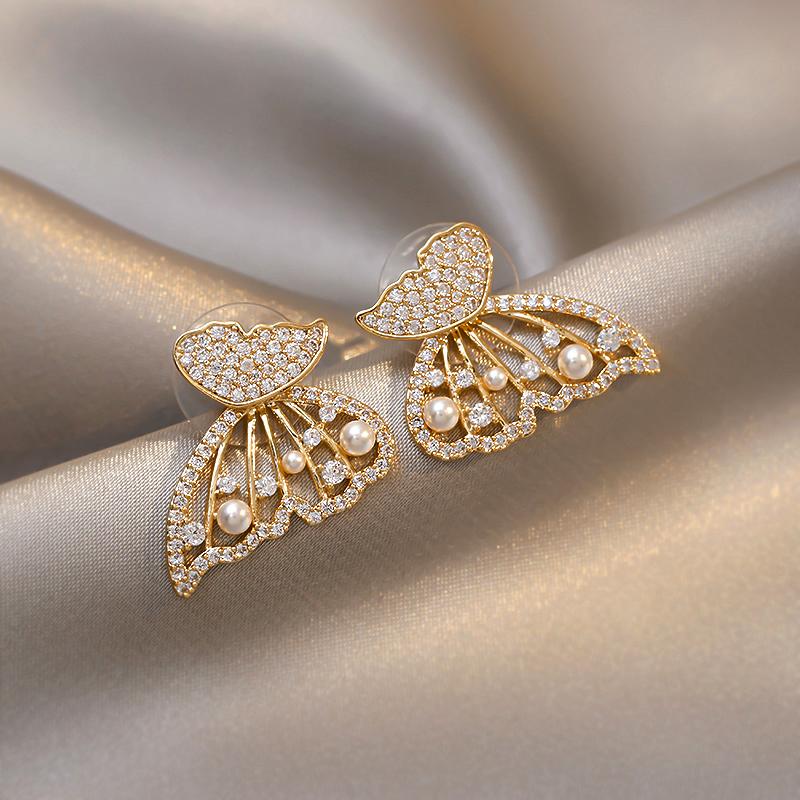 Avtoit | Butterfly earrings with pearls and diamonds