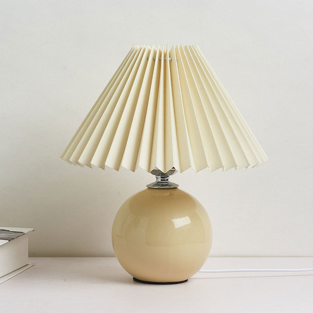 Avtoit | Nordic minimalist 1-light table lamp made of ceramic with pleats