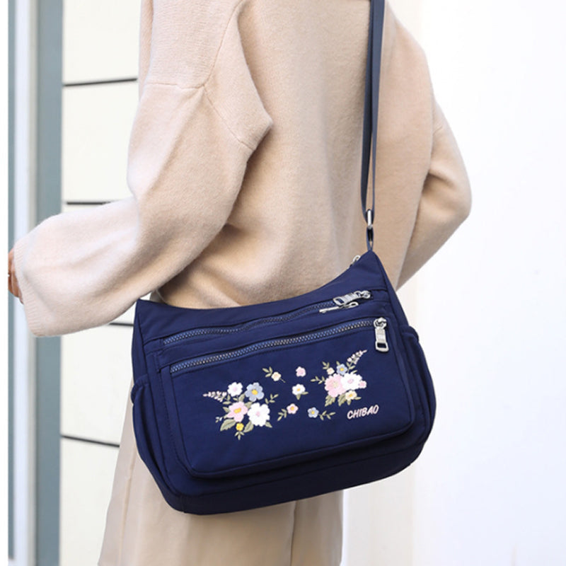 Avtoit | Embroidered Flower Shoulder Bag
