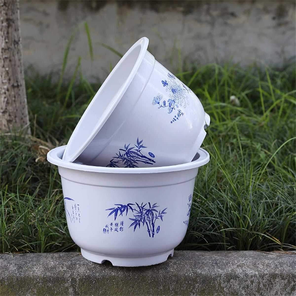 Avtoit | Plastic flower pot with bamboo motif – Elegant planter for balcony and garden
