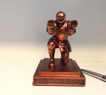 Avtoit | knight pen holder