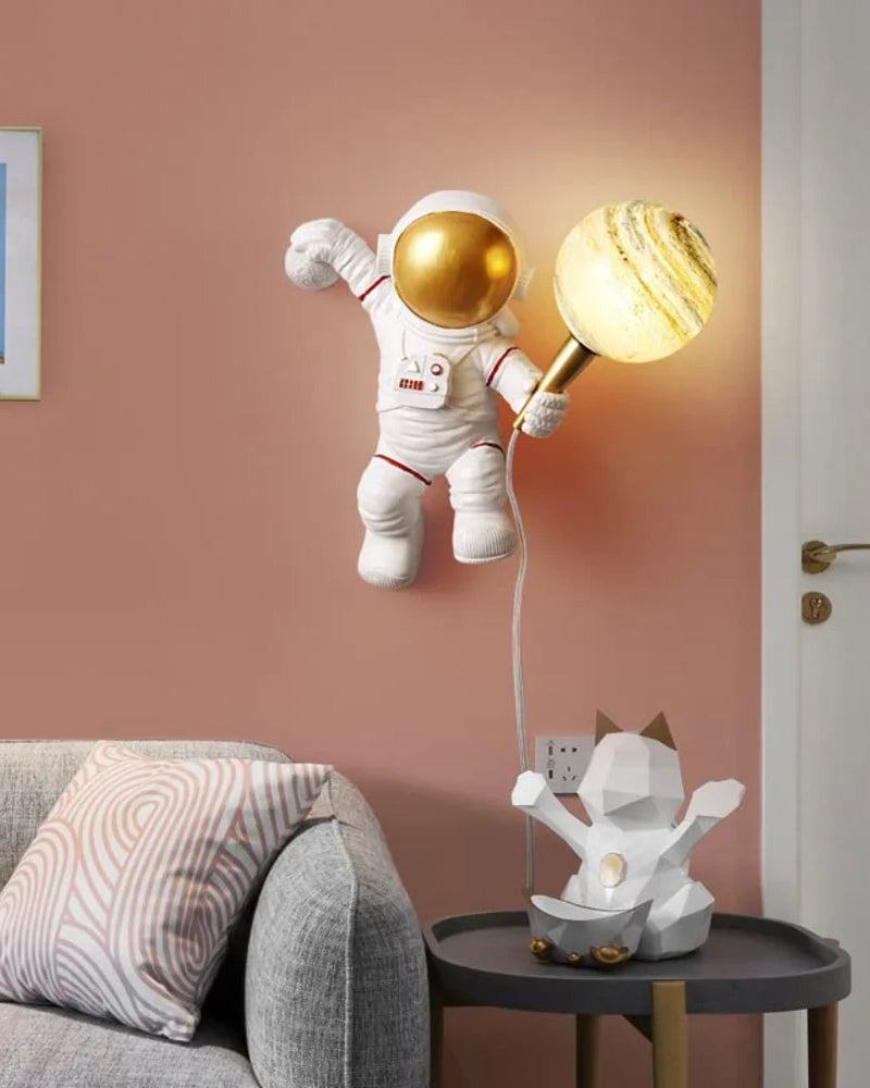 Avtoit | Astronaut Wall Light