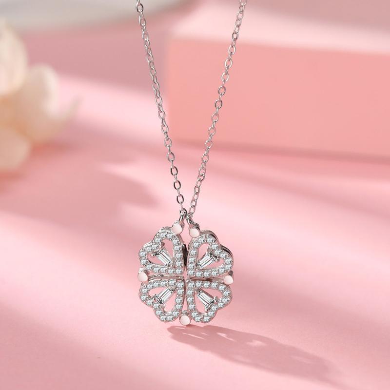 Avtoit | Hollow Four Leaf Clover Necklace