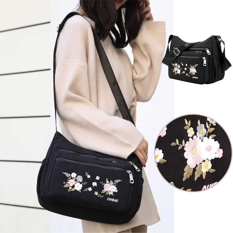 Avtoit | Embroidered Flower Shoulder Bag