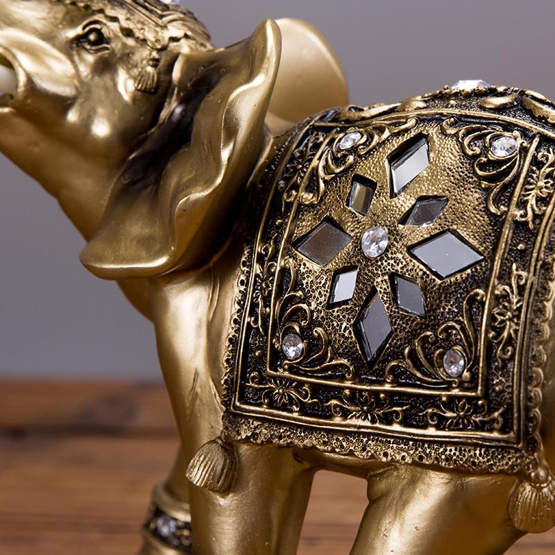 Avtoit | Golden Elephant Statue