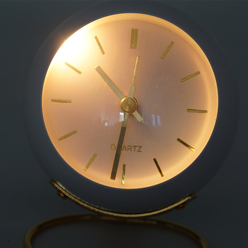 Avtoit | Minimalistic round table clock
