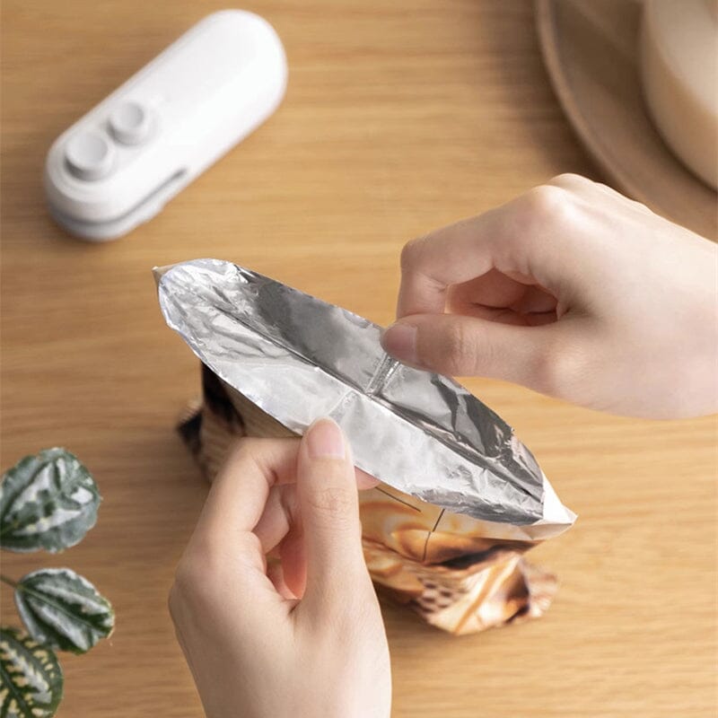 Avtoit | Mini Handheld Chip Bag Sealer