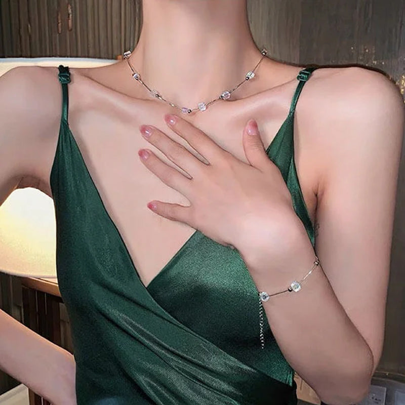 Avtoit | Niche Design Crystal Bead Necklace