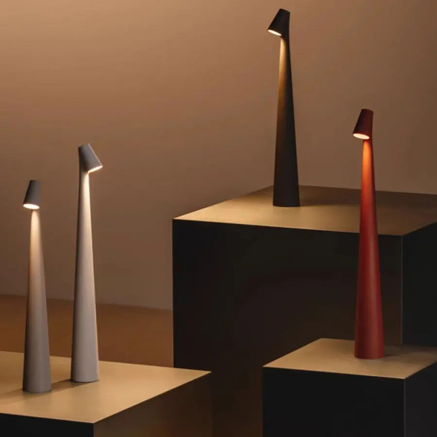 Avtoit | Wireless LED lamp in minimalist design | Table lamp