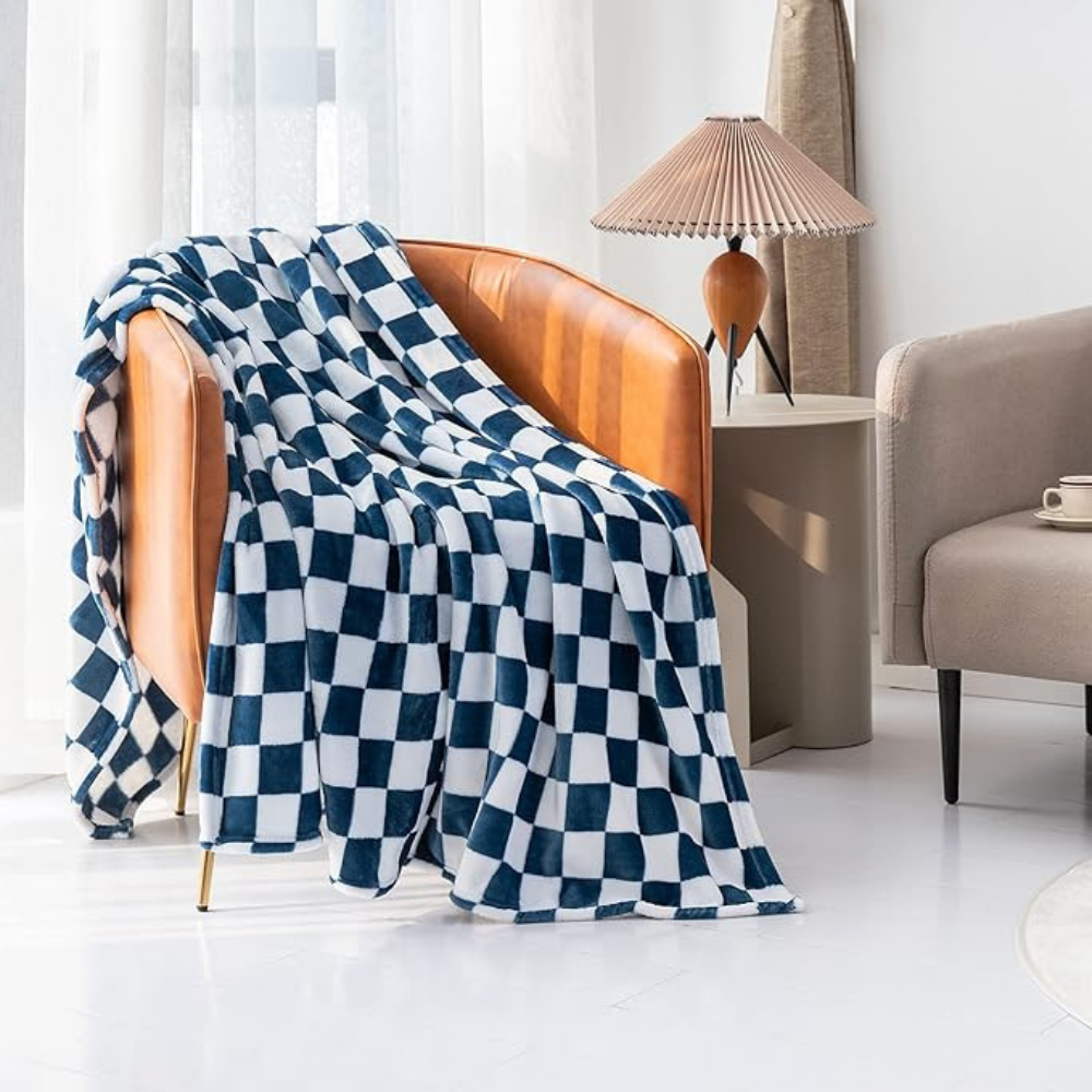 Avtoit | Stylish blanket in checkered pattern for your home