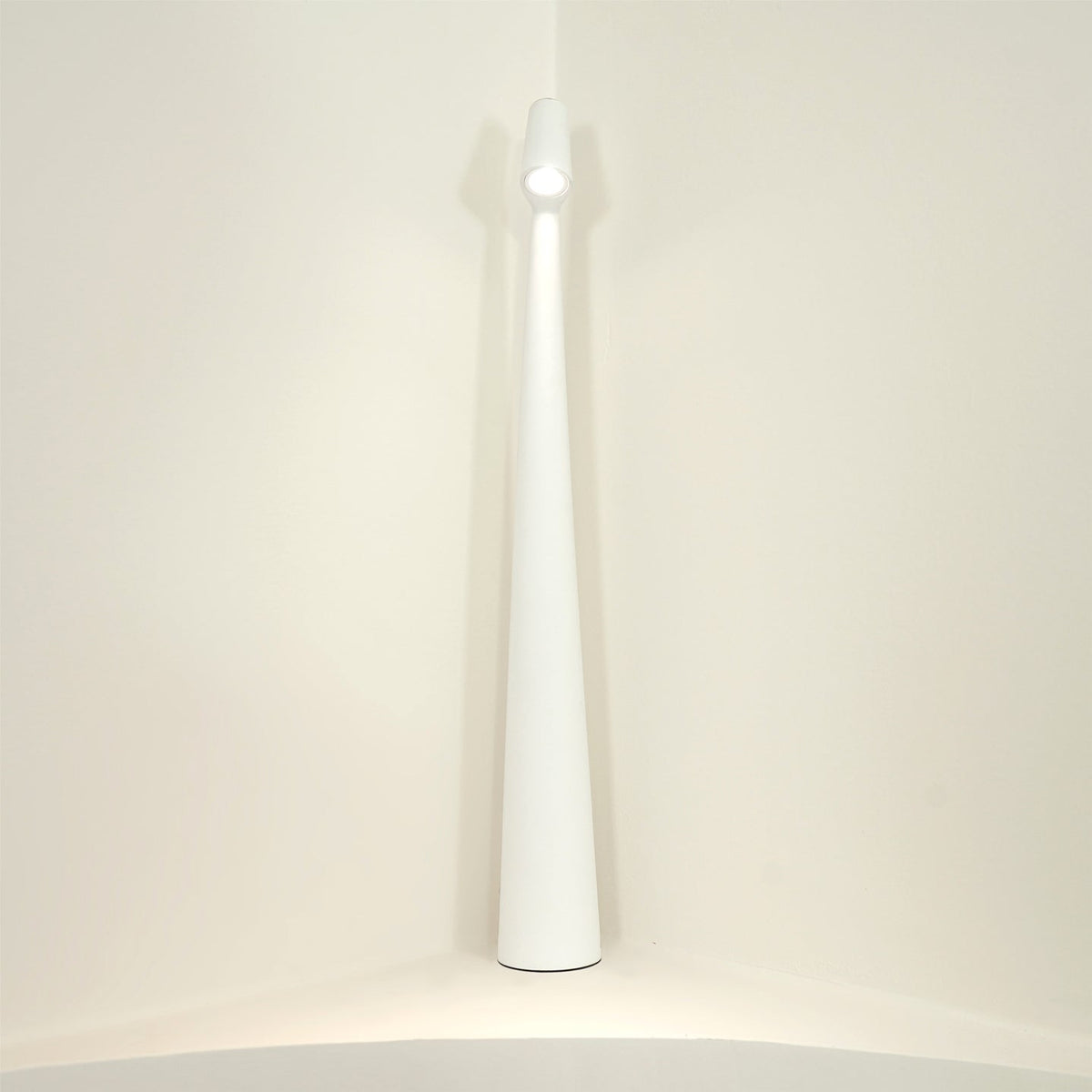 Avtoit | EcoLight – Energy-Efficient Rechargeable Desk Lamp
