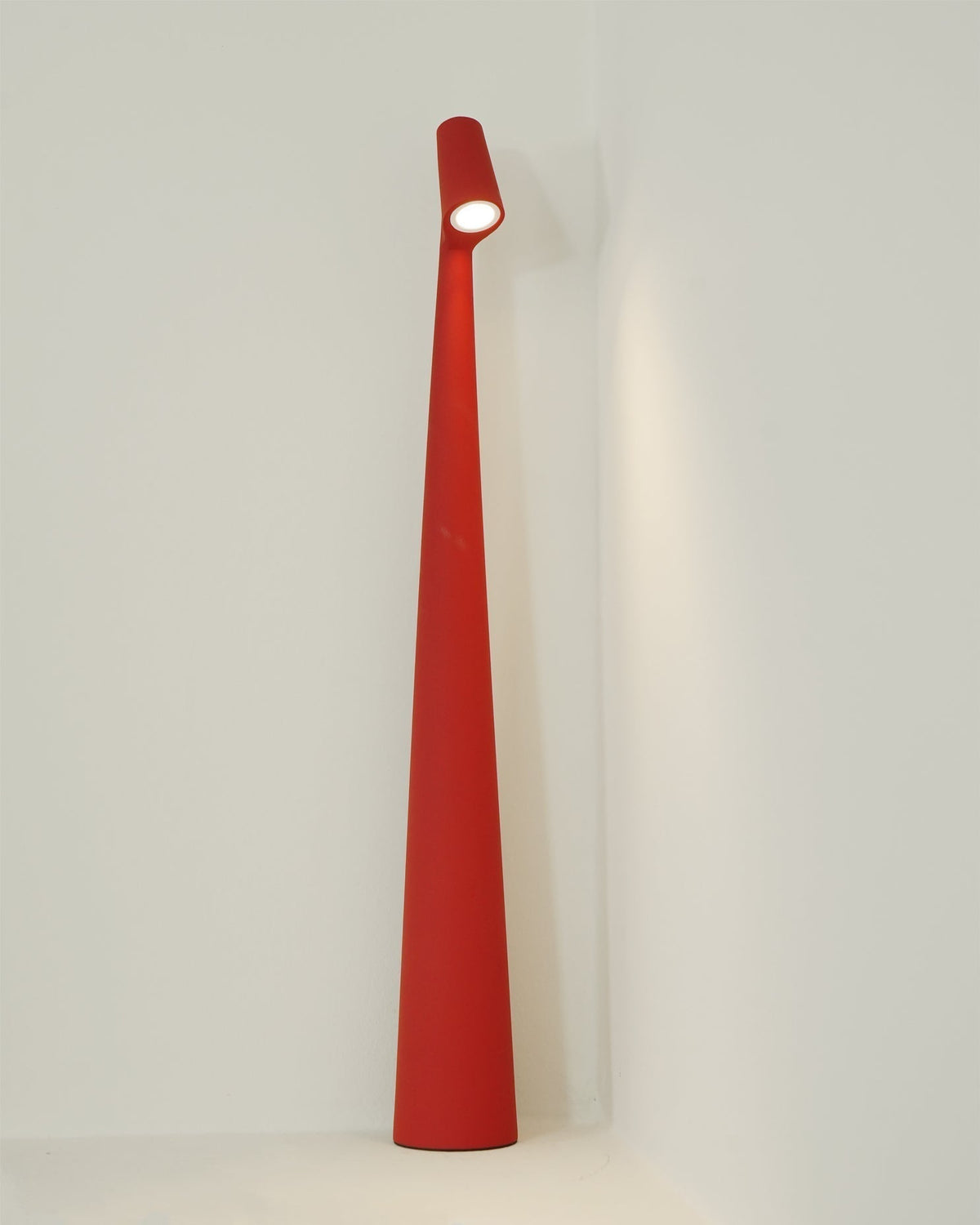 Avtoit | EcoLight – Energy-Efficient Rechargeable Desk Lamp