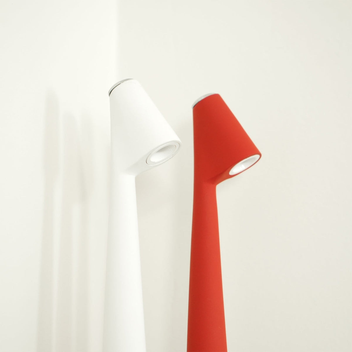 Avtoit | EcoLight – Energy-Efficient Rechargeable Desk Lamp