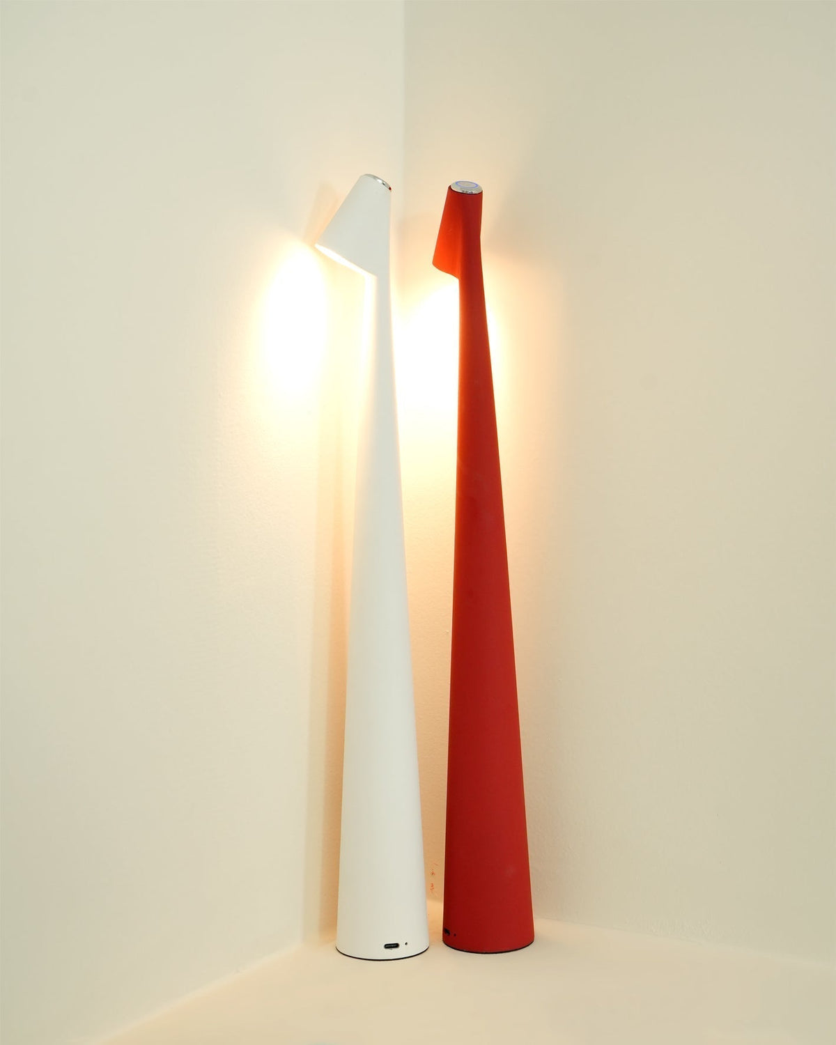 Avtoit | EcoLight – Energy-Efficient Rechargeable Desk Lamp