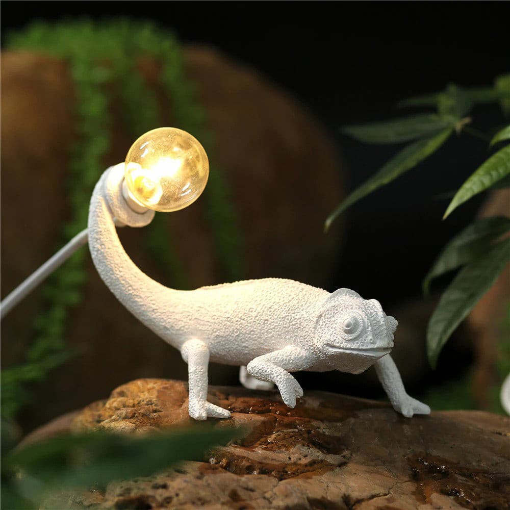 Avtoit | CamouGlow – Resin Table Lamp with Charming Chameleon Detail