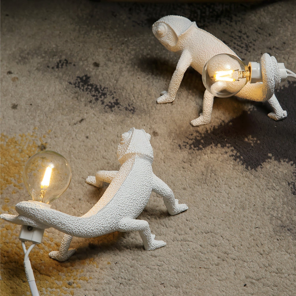Avtoit | CamouGlow – Resin Table Lamp with Charming Chameleon Detail
