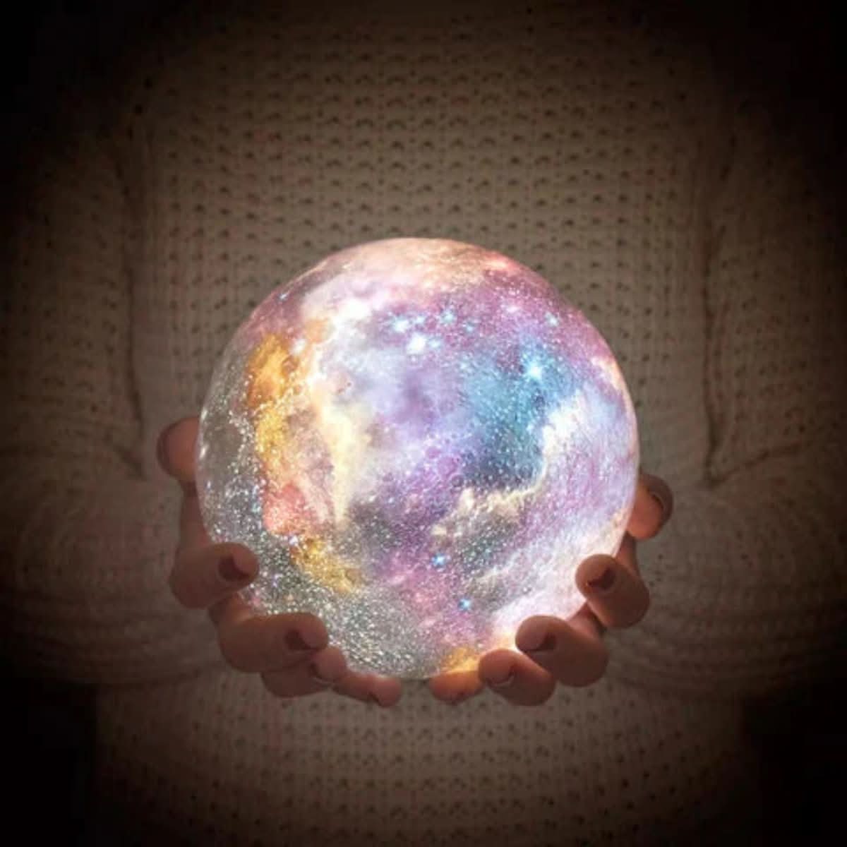 Avtoit | Color Change Moon Lamp with Practical Remote Control
